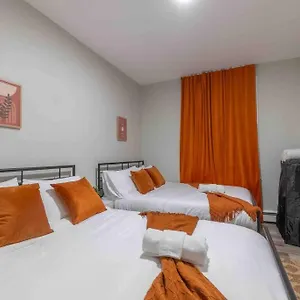 https://2-bedroom-suite-sleeps-8-park-on-the-street-free.us-newyorkcity.com